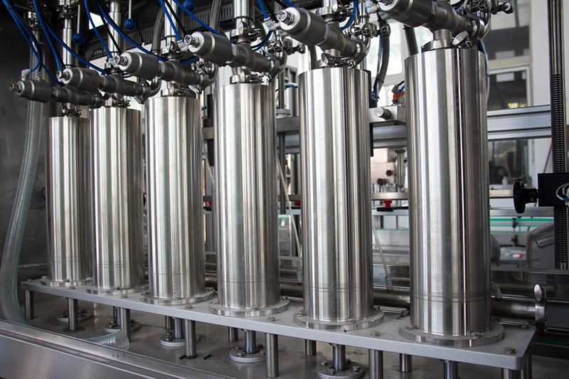 Ավտոմատ կոսմետիկ օծանելիքի հեղուկ շշալցող շշի լցոնման մեքենա