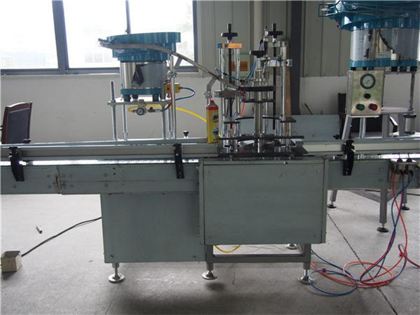 24 գլուխ շշերի զուգարանի ջրի լցոնման մեքենա