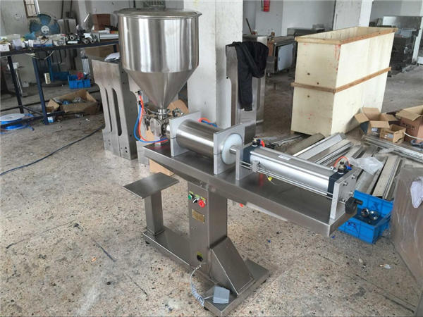 Կիսամյակային ավտոմատ միանգամանի մեղրով լցնող սարք